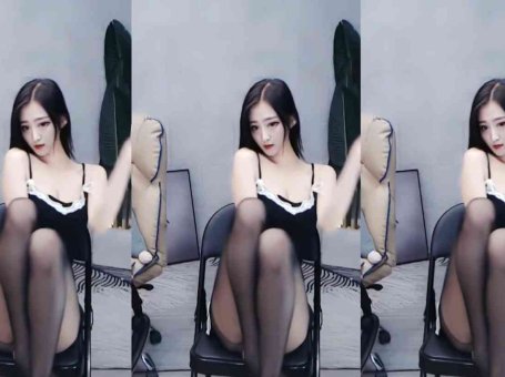 虎牙 御儿 热舞视频 ♥性感睡衣黑丝诱惑，小内内很性感♥