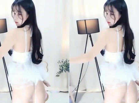 虎牙 阿涯 热舞视频 ♥可爱娇小的面容，性感火辣的电臀舞，这反差~♥