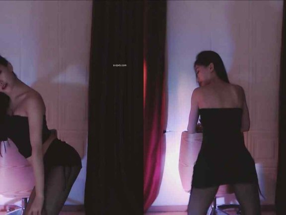虎牙 zmiko 热舞视频 ♥超短裤电臀热舞，没有黑丝就不配叫性感~♥