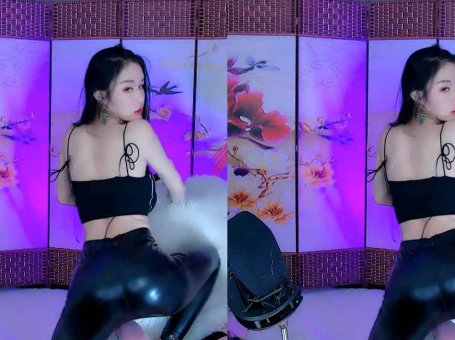 虎牙主播热舞 舞嫣小妖精♥性感紧身皮裤，一字马电臀诱惑♥