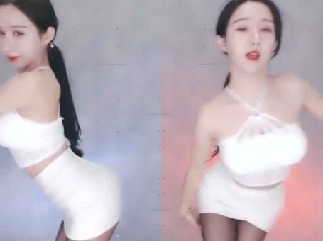 虎牙 RDVIKI 热舞视频 ♥白色短裙黑色丝袜，经典黑白配热舞♥