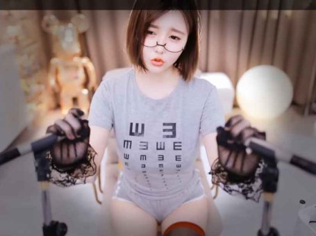 ASMR 耳部按摩，耳边吹气 | 傲娇的喵小八