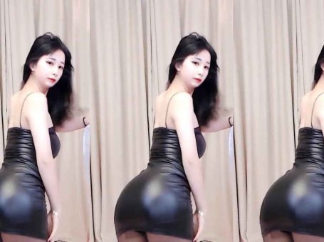 虎牙 Miu茵茵 热舞视频 ♥紧身小短裙，性感黑丝热舞♥ 小可爱的反差性感