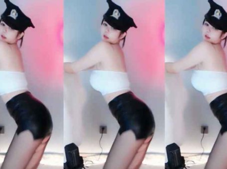 斗鱼 SUN佐伊 热舞视频 ♥性感超短皮裙，黑丝劲舞露底♥