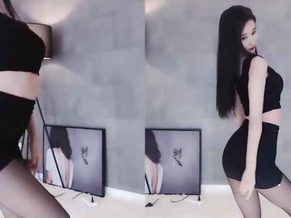 虎牙 织梦艺嫣 热舞视频 ♥黑丝齐B小短裙，热舞露袜跟♥