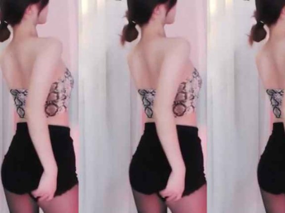 虎牙 DV紫璇 热舞视频 ♥黑丝超短热裤，丰满肉体激情开火车♥