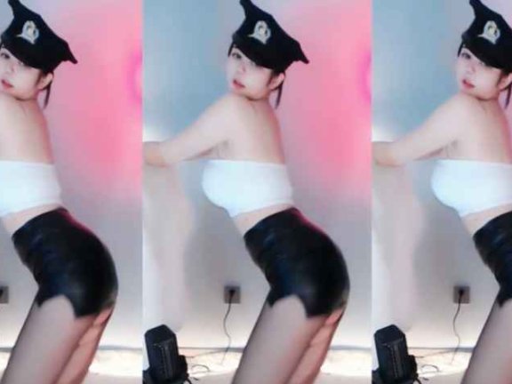 斗鱼 SUN佐伊 热舞视频 ♥性感超短皮裙，黑丝劲舞露底♥
