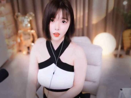 ASMR 耳部按摩和耳刷 | 傲娇的喵小八