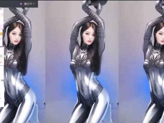 虎牙 晴小兔呢 这个蜘蛛服太性感了！！