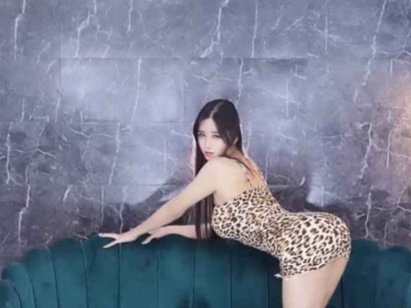 cc直播 小恩雅 的豹纹短裙诱惑。正常直播视频