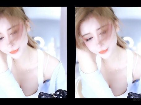 网易cc大奶主播侨米娜表情舞～全程高能、丁字裤、后面镜子漏～疯狂抖胸抖臀、不断低头漏大车灯～