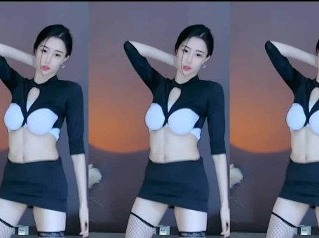 网易CC主播白妖妖开火车热舞～疯狂抖胸抖臀～00.55开始冲～太大太软～