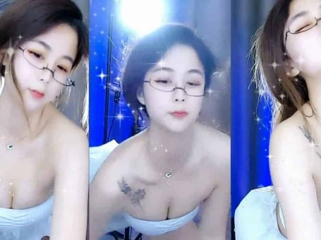 网易CC主播念一妹妹鸭热舞～漏大半个奶疯狂抖胸抖臀～表情舞～01.40开始骑乘舞～