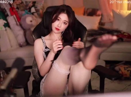 ASMR 舒服的耳部精油按摩，舔耳口腔音 | 轩子巨2兔
