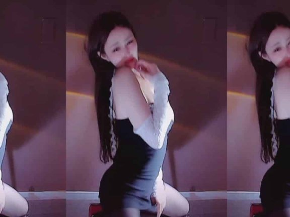 网易CC主播暴躁的曼妮热舞～跪地慢摇、观音坐莲、表情舞、眼神诱惑、有点金莲的味道了～