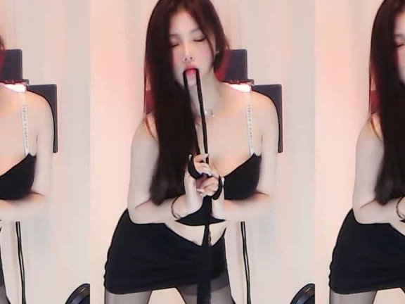 网易CC主播夏夏baby857热舞～抖胸抖臀～表情诱惑～