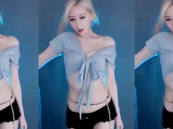 网易CC主播小野马开火车热舞～疯狂抖胸抖臀～01.30开始拉下衣服狂抖～