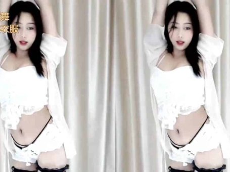 网易cc胖fufu的狗子 性感双乳峰诱惑