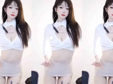 网易cc樱奈 土豪定制 透视包裙露内黑森林好顶抖奶