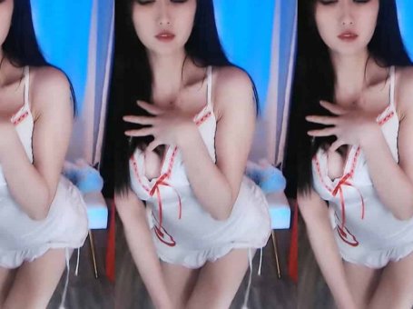 网易cc主播一头小纯纯热舞～深V护士制服漏大半个奶～疯狂抖胸抖臀、后入式挑逗～