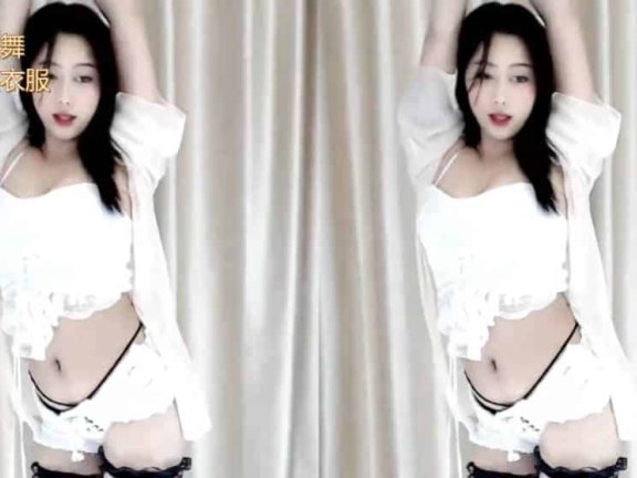 网易cc胖fufu的狗子 性感双乳峰诱惑