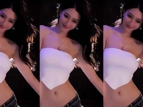 虎牙 痣玲 有鱼儿【超短牛仔裤】高颜值美女主播