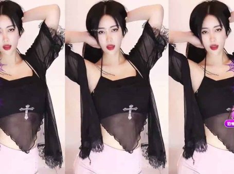 网易CC 依阳Baby 女神巨乳 性感诱惑舞蹈 03