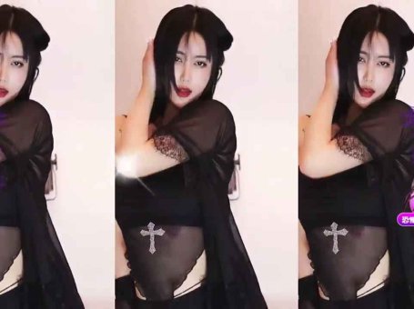 网易CC 依阳Baby 女神巨乳 性感诱惑舞蹈 02