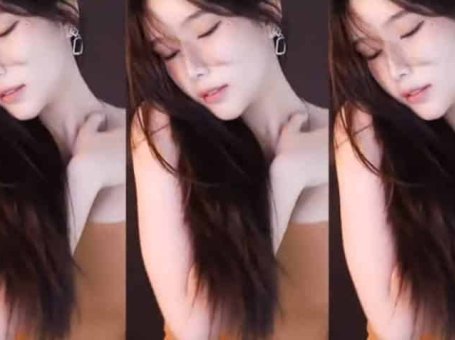 斗鱼 萌七啊 摩托摇 夜店风贴身连衣超短裙