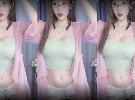斗鱼 童颜巨乳女主播 《I will award you with my body》