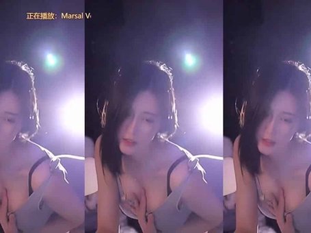 虎牙 女主播 有鱼er（痣铃/金莲） 超短裙诱惑表情舞