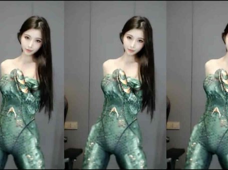 虎牙 晴小兔呢 青蛇紧身衣太顶压不住枪了