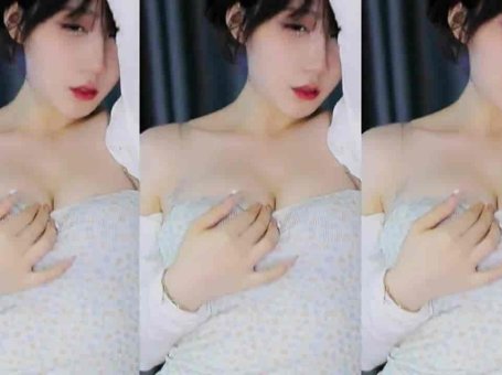 网易cc 鬼鬼，定制透视裙，大招抖奶漏内，诱惑拉满