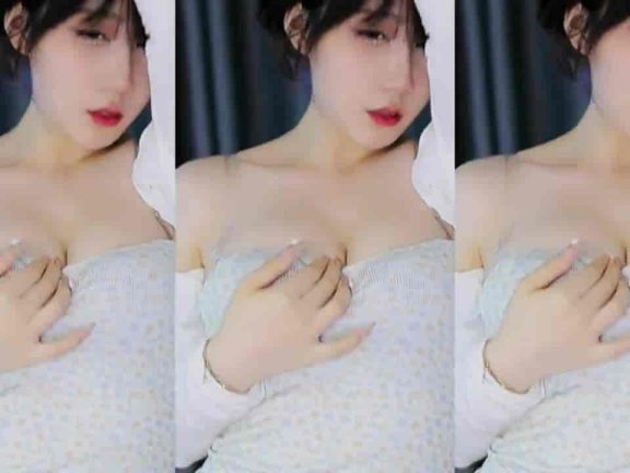 网易cc 鬼鬼，定制透视裙，大招抖奶漏内，诱惑拉满
